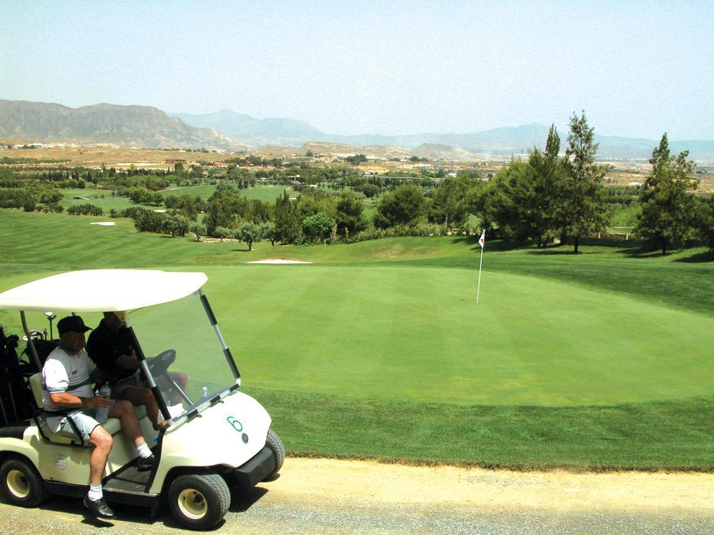 El Plantio Golf Resort Alicante Konforlar fotoğraf